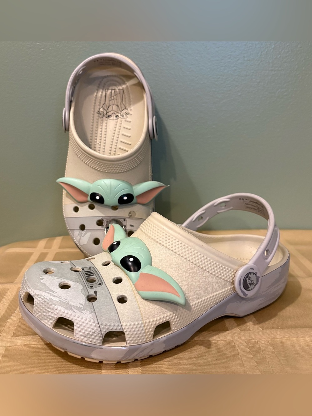 Crocs Classic Star Wars Grogu Clogs with 3D ears men’s 6 women’s 8 Mandalorian